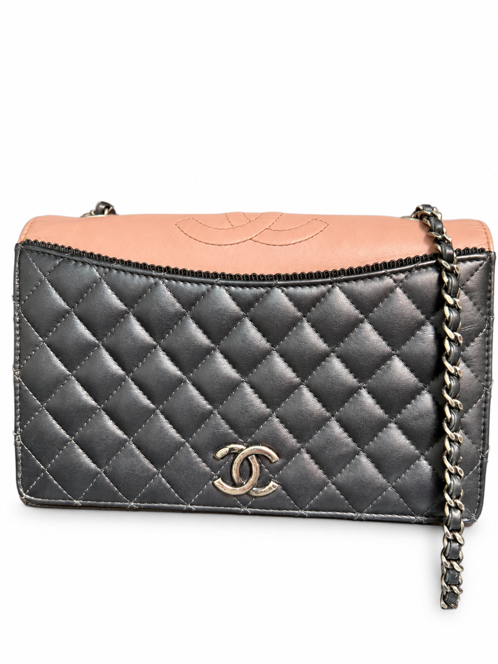 13 Pre-owned CHANEL Black Pink Bicolor Quilted Wallet on Chain actual item white background