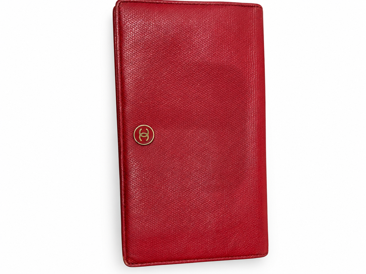 27 Pre-owned CHANEL Red Grained Leather Round CC Long Wallet actual item white background
